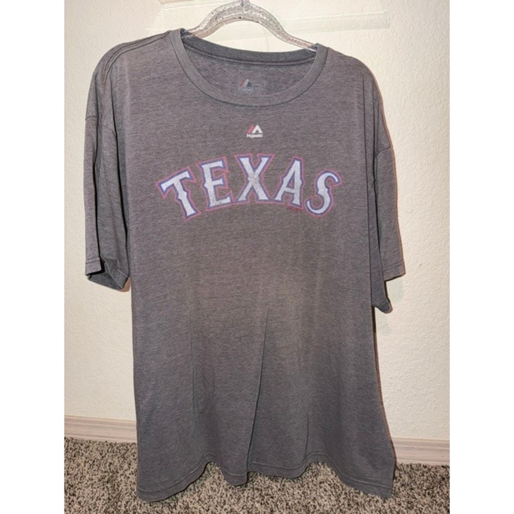 Majestic Texas Rangers MLB T-Shirt Mens 2XL Charcoal Grey Triple Peak Graphictee